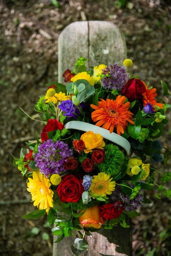 Little-Tin-Shed-Funeral-flowers-Essex-sympathy-basket