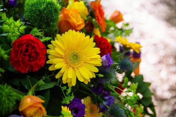 Little-Tin-Shed-Funeral-flowers-Essex-casket-top