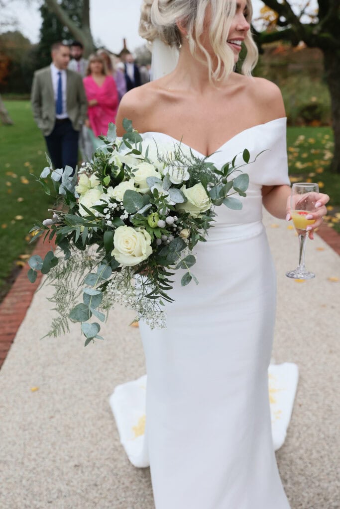 Gaynes Park Wedding flowers by Little Tin Shed photographed by Rebecca Jennings ()