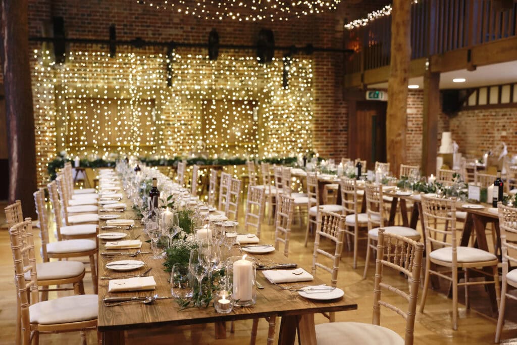 Gaynes Park Wedding flowers by Little Tin Shed photographed by Rebecca Jennings ()