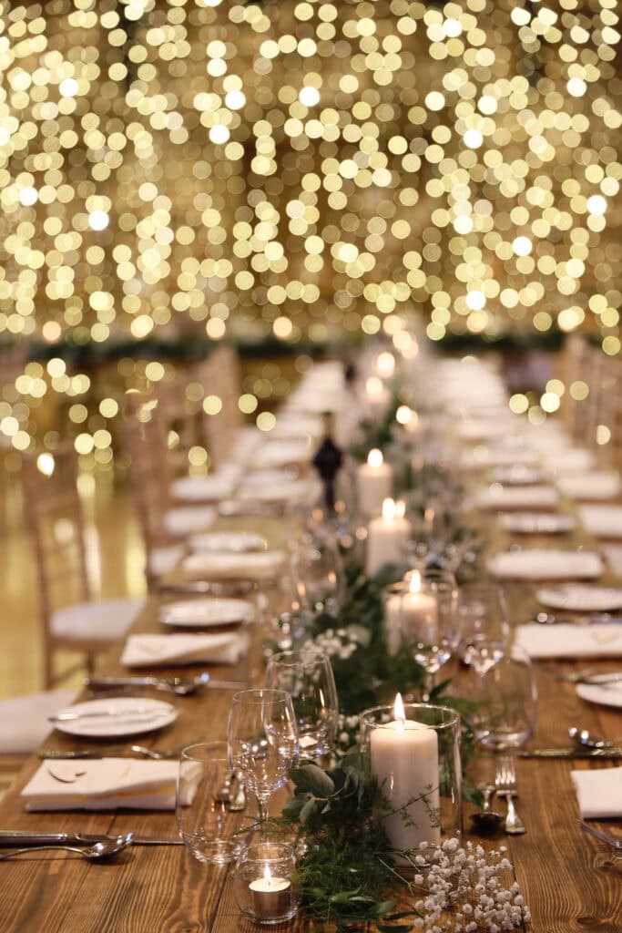 Gaynes Park Wedding flowers by Little Tin Shed photographed by Rebecca Jennings ()