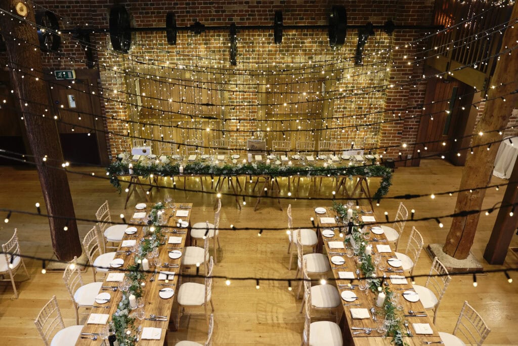 Gaynes Park Wedding flowers by Little Tin Shed photographed by Rebecca Jennings ()