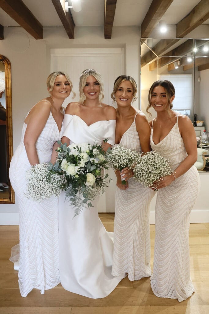 Gaynes Park Wedding flowers by Little Tin Shed photographed by Rebecca Jennings ()