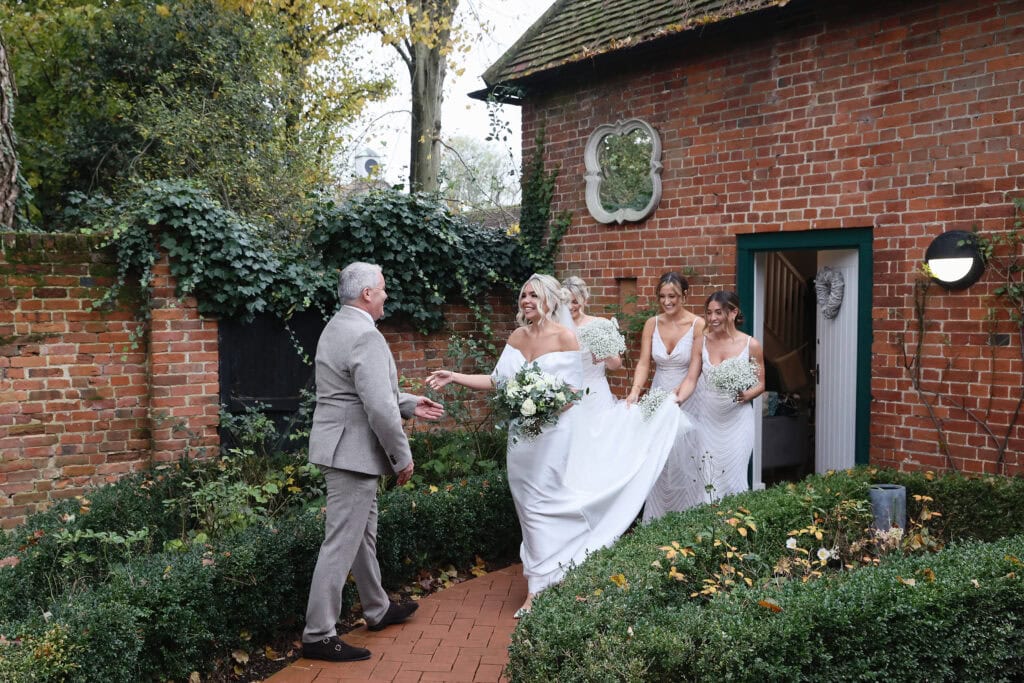 Gaynes Park Wedding flowers by Little Tin Shed photographed by Rebecca Jennings ()