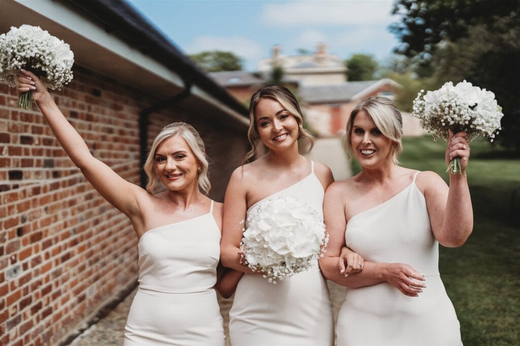 Nicole & Taylor, Hatfield Place Wedding flowers, Photographed by Matt Wing, Flowers by Little Tin Shed.