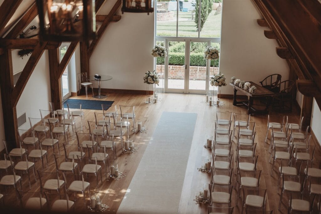 Nicole & Taylor, Hatfield Place Wedding flowers, Photographed by Matt Wing, Flowers by Little Tin Shed.