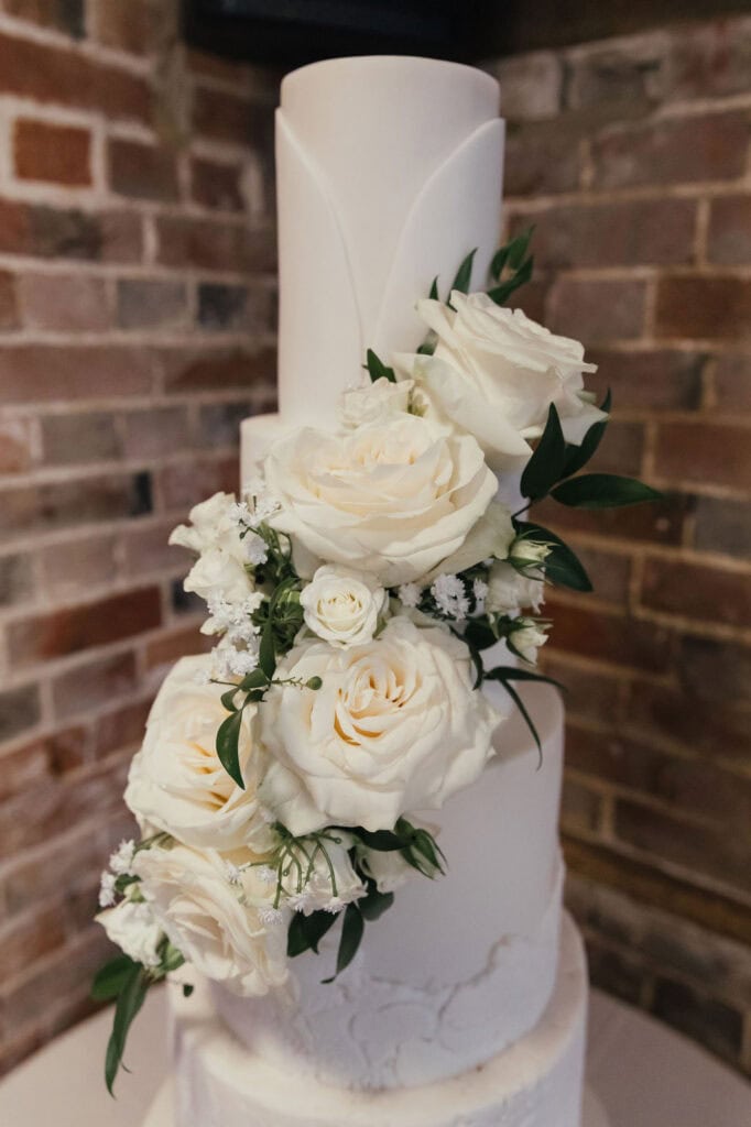 GaynesParkwedding wedding flowersbyLittleTinShed PhotographyJuliaandyou