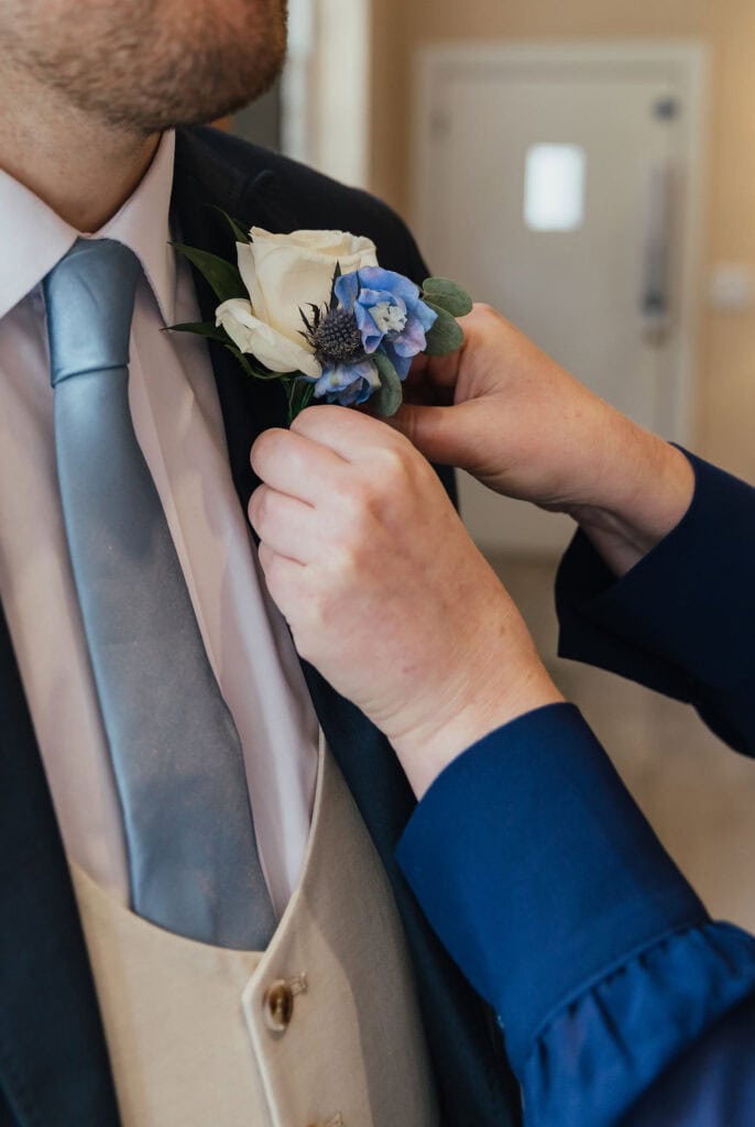 GaynesParkwedding wedding flowersbyLittleTinShed PhotographyJuliaandyou