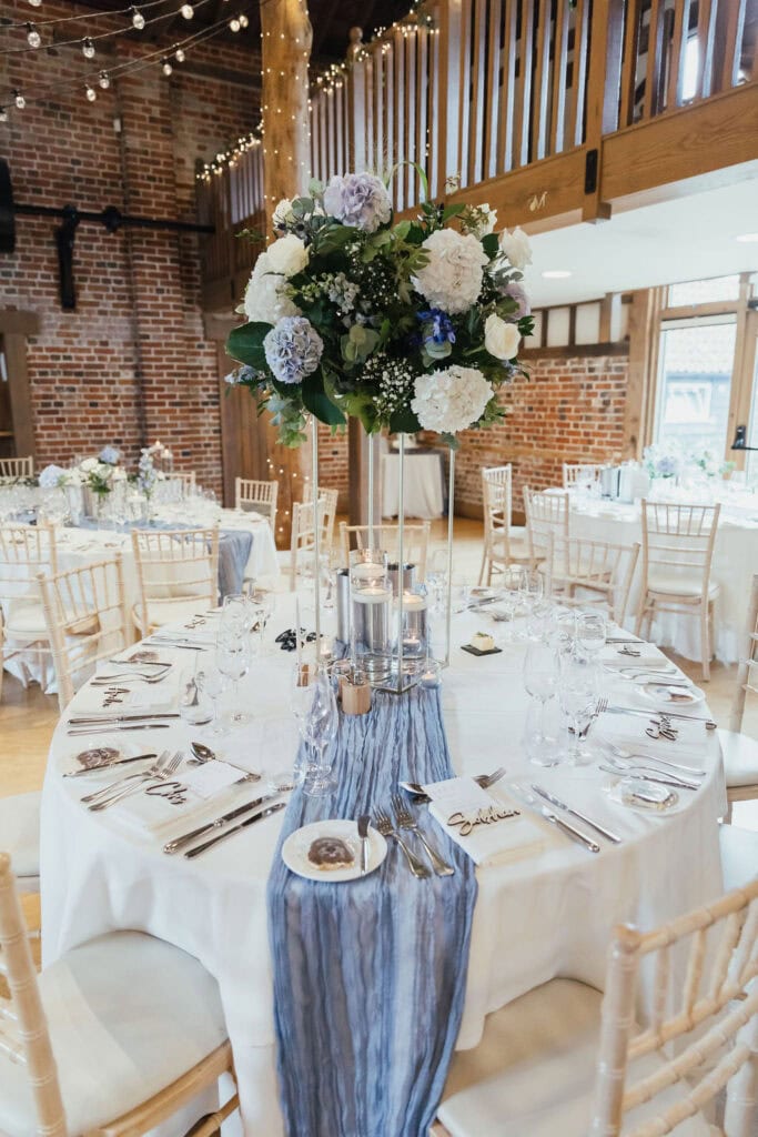 GaynesParkwedding wedding flowersbyLittleTinShed PhotographyJuliaandyou
