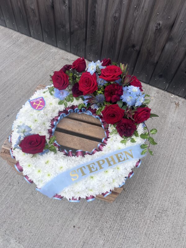 Wreath funeral flower tribute red roses