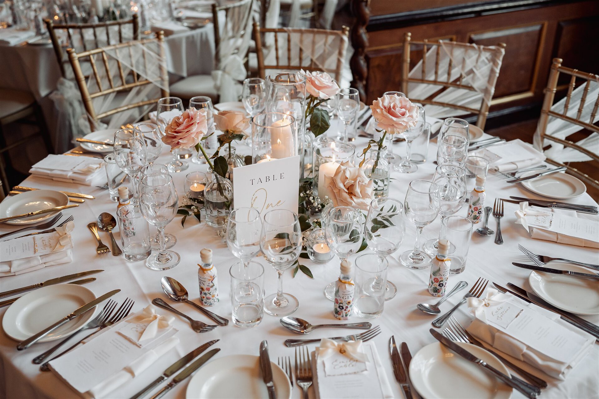 Gosfield Hall wedding flowers, Little Tin shed flowers, Johy payton photography