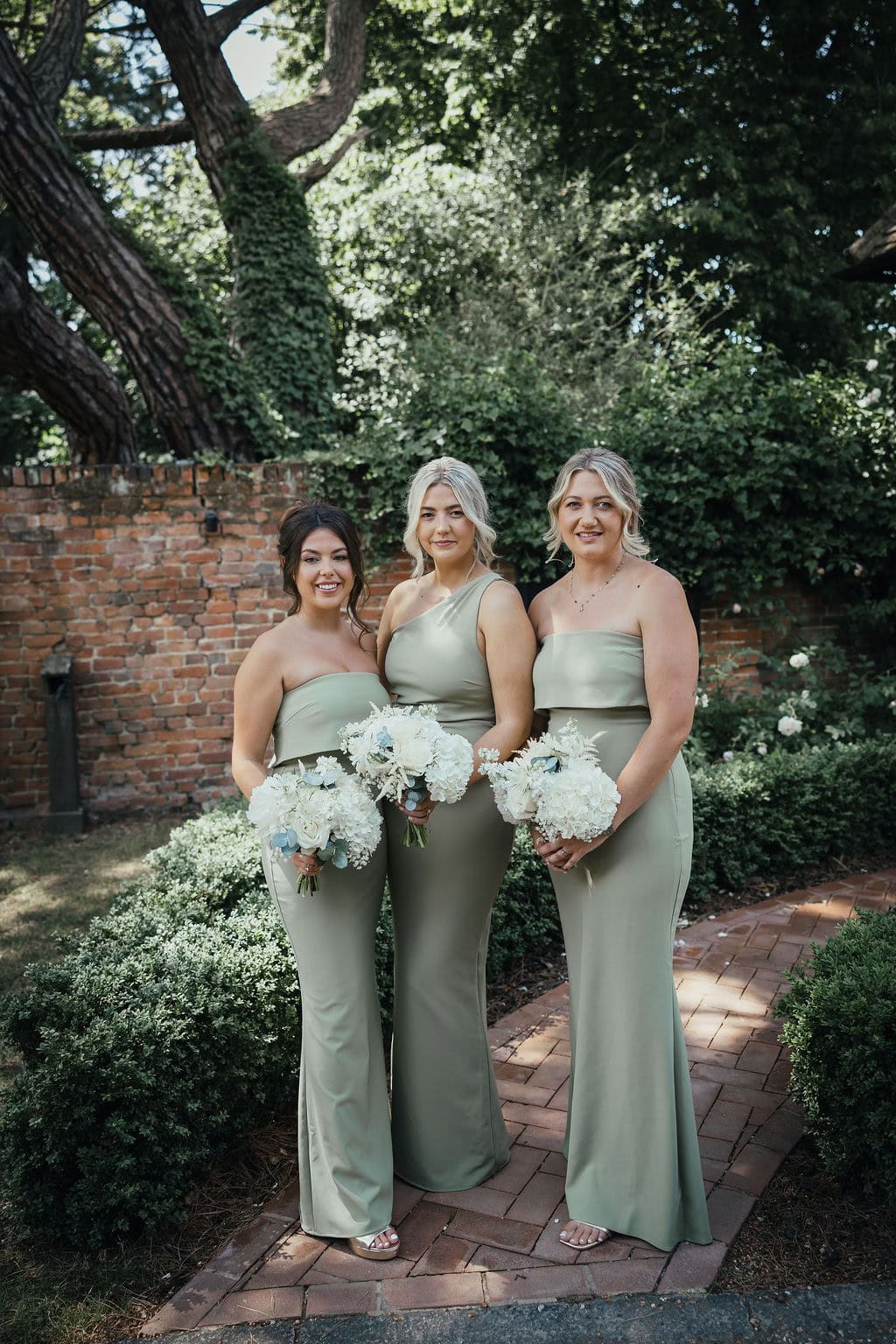 Gaynes Park, white and green wedding flowers, by Little Tin Shed