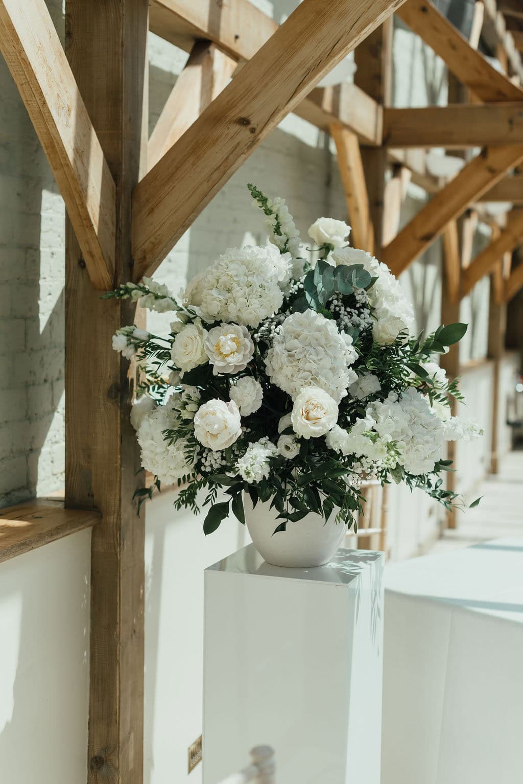 Gaynes Park, white and green wedding flowers, by Little Tin Shed